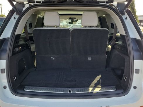 Certified 2022 Jeep Grand Cherokee L Overland w/ Luxury Tech Group IV image 8