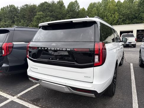 Used 2025 Ford Expedition Max Platinum w/ Driver's Package AWD/4WD image 16