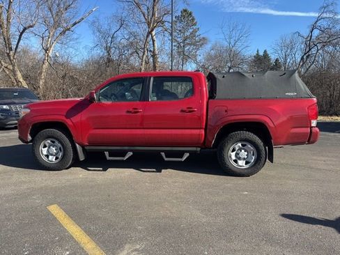 Used 2016 Toyota Tacoma SR w/ Towing Package image 8