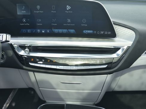 Used 2024 Cadillac Lyriq Luxury image 40