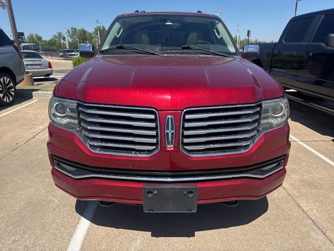 Used 2015 Lincoln Navigator 4WD w/ Equipment Group 101A Reserve image 2