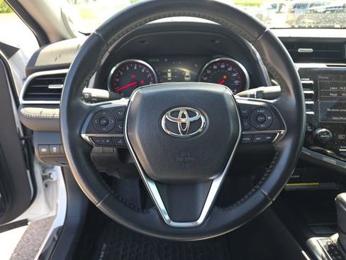 Used 2018 Toyota Camry XSE FWD image 11