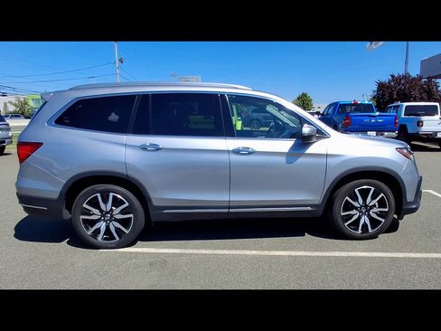 Used 2019 Honda Pilot Touring image 9