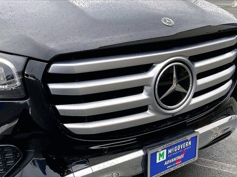 Used 2024 Mercedes-Benz GLS 450 4MATIC image 34