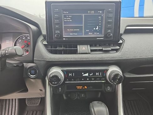 Used 2021 Toyota RAV4 XLE image 21