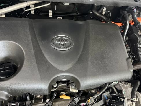 Used 2024 Toyota RAV4 LE AWD/4WD image 10