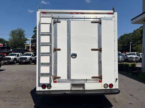 Used 2016 Chevrolet Express 3500 RWD image 8