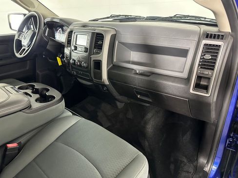 Used 2017 RAM 1500 Express AWD/4WD image 25