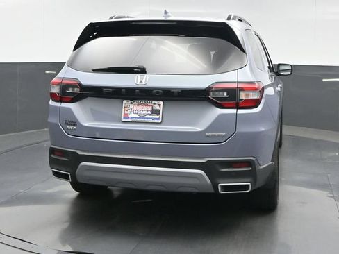 Certified 2024 Honda Pilot Touring image 5