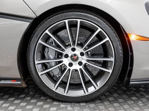 Used 2018 McLaren 570S Spider image 41