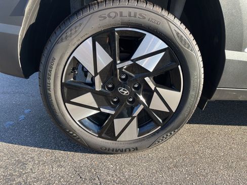 Certified 2025 Hyundai Kona SEL image 11