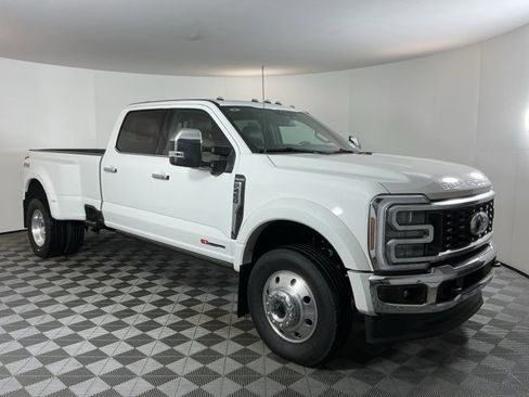 Used 2025 Ford F450 King Ranch w/ Chrome Package image 3