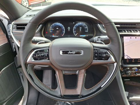 New 2025 Jeep Grand Cherokee L Summit w/ Luxury Tech Group V image 11