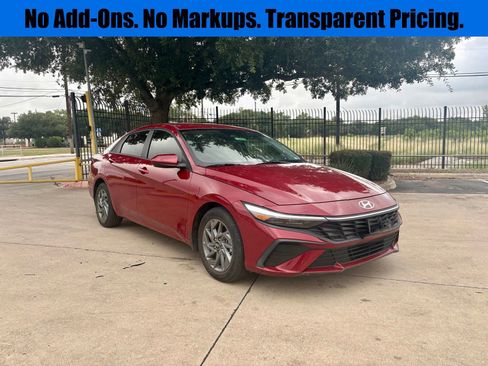 Used 2024 Hyundai Elantra SEL FWD image 1