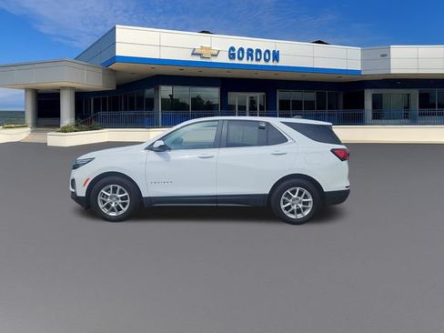 Used 2024 Chevrolet Equinox LT FWD image 2