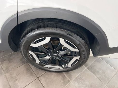 Used 2023 Kia Telluride EX w/ EX Captain's Chair Package image 42