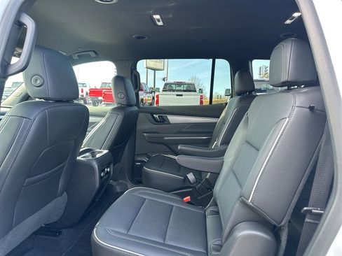 Used 2025 Buick Enclave Preferred image 12