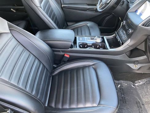 Used 2020 Ford Edge SEL w/ Convenience Package FWD image 16
