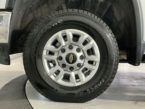 Used 2025 Chevrolet Silverado 2500 LT w/ Convenience Package AWD/4WD image 13