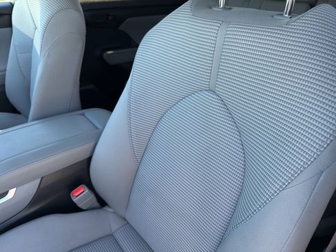 Used 2022 Toyota Highlander L image 13