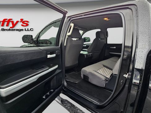Used 2018 Toyota Tundra SR5 w/ TRD Off Road Package image 21