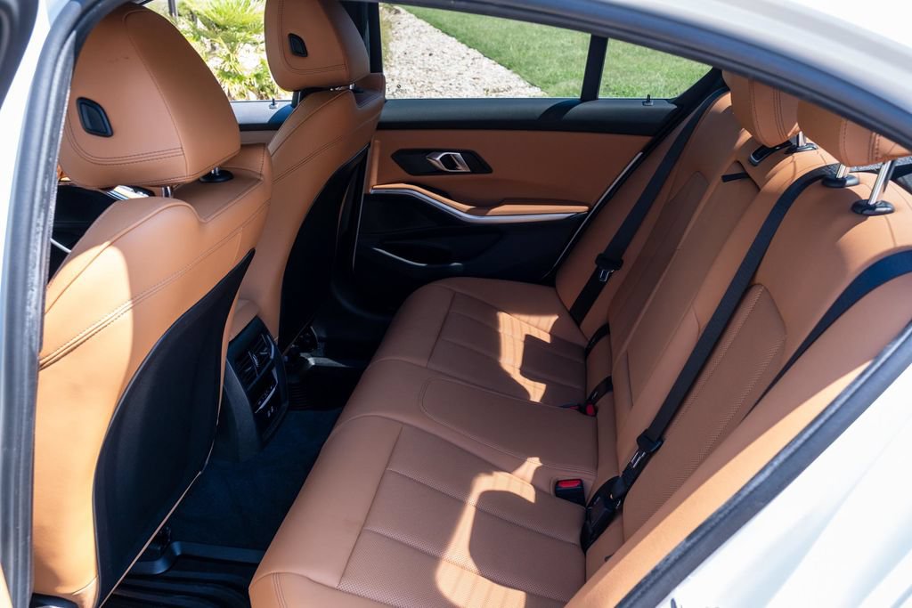 Used 2024 BMW 330i Sedan w/ Premium Package RWD image 28