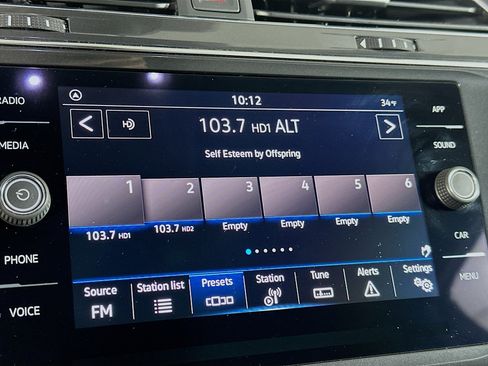 Used 2022 Volkswagen Tiguan SE w/ Panoramic Sunroof Package image 21