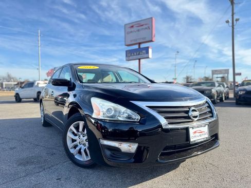Used 2014 Nissan Altima 2.5 S image 1