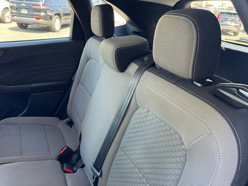 Used 2022 Ford Escape SE image 24