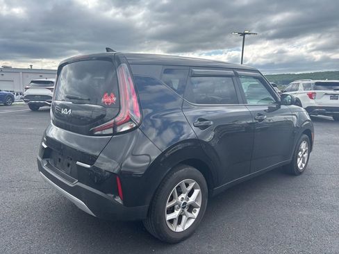Used 2023 Kia Soul LX w/ LX Technology Package FWD image 2