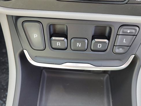 Used 2019 GMC Terrain SLT w/ Preferred Package AWD/4WD image 18
