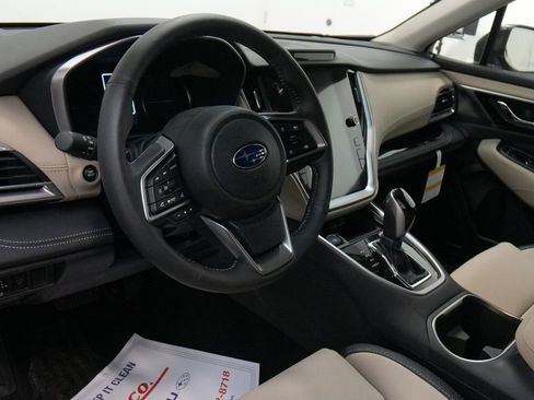 Used 2025 Subaru Outback Limited image 11