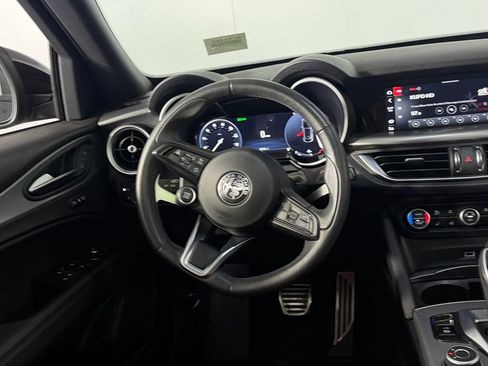 Used 2024 Alfa Romeo Stelvio Veloce AWD/4WD image 17