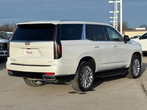 Used 2023 Cadillac Escalade Premium Luxury image 3