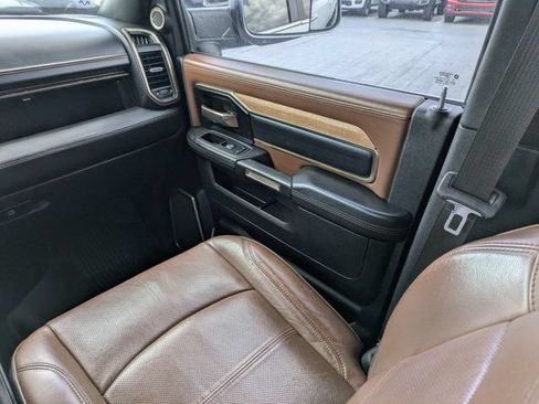 Used 2022 RAM 2500 Limited AWD/4WD image 17