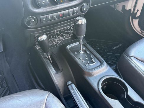 Used 2017 Jeep Wrangler Unlimited Sport w/ Quick Order Package 24S AWD/4WD image 29