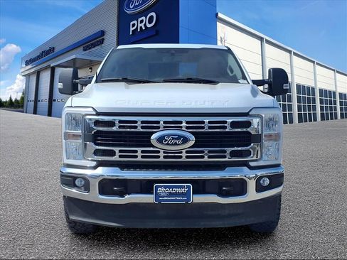Used 2023 Ford F250 XLT w/ FX4 Off-Road Package AWD/4WD image 37