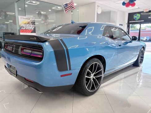 Used 2016 Dodge Challenger R/T Scat Pack w/ Leather Interior Group RWD image 11