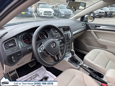 Used 2017 Volkswagen Golf Alltrack image 18