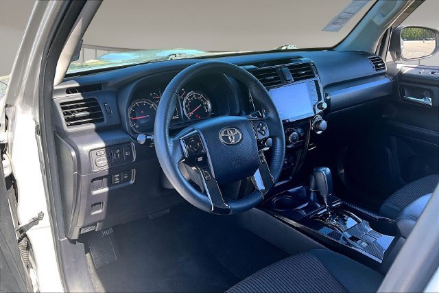 Used 2024 Toyota 4Runner TRD Off-Road AWD/4WD image 17