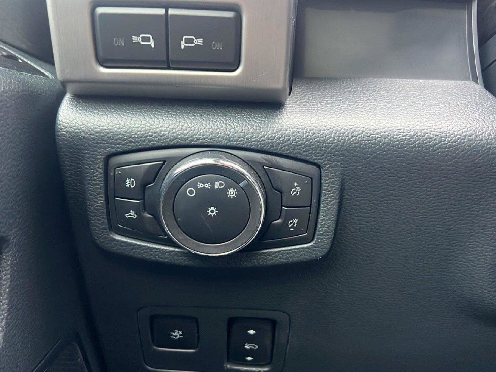 Used 2022 Ford F450 Platinum w/ FX4 Off-Road Package AWD/4WD image 15