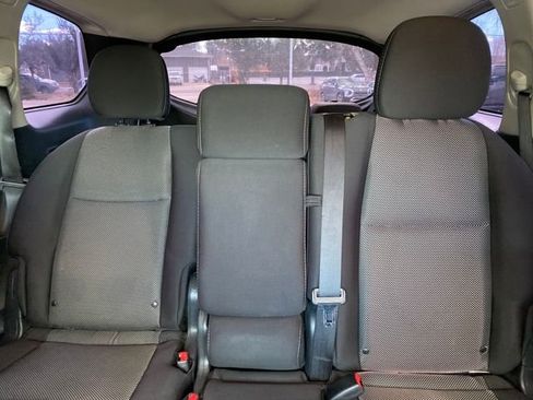 Used 2017 Nissan Pathfinder SV image 11
