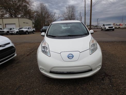 Used 2016 Nissan Leaf SV image 3