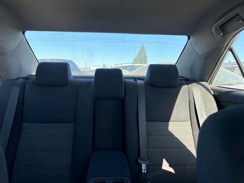 Used 2015 Toyota Camry LE FWD image 19