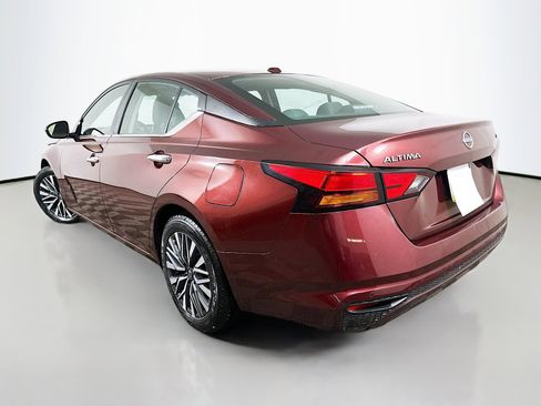 Used 2023 Nissan Altima 2.5 SV image 5