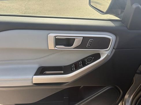 Used 2023 Ford Explorer XLT w/ Equipment Group 202A image 9