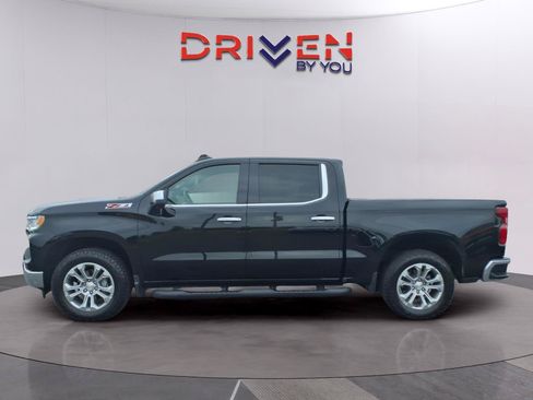 Used 2025 Chevrolet Silverado 1500 LTZ AWD/4WD image 2