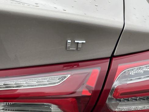 Used 2022 Chevrolet Malibu LT FWD image 36