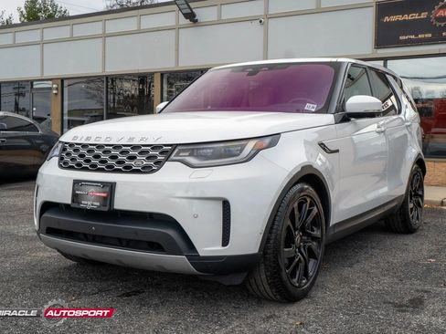 Used 2022 Land Rover Discovery S image 3