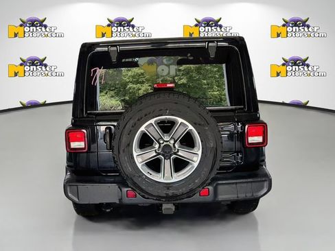 Used 2023 Jeep Wrangler Unlimited Sahara w/ Cold Weather Group AWD/4WD image 5